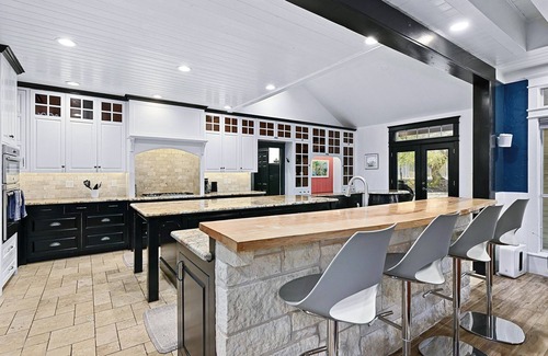 Dripping Springs House | 5 Acres - Pool, Game Room, Casita, Gym, Office!