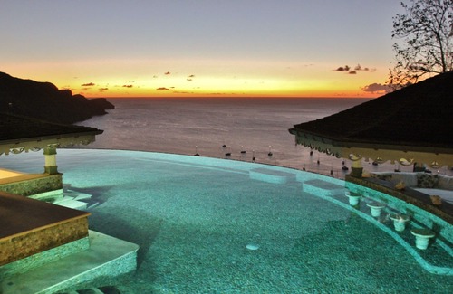 Friendship Bay Apartment | 5* Affordable luxury* with views and an Infinity Pool to take your breath away