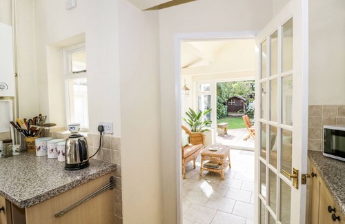 City Centre House | 5 ALBANY ROAD, pet friendly, with a garden in Stratford-Upon-Avon