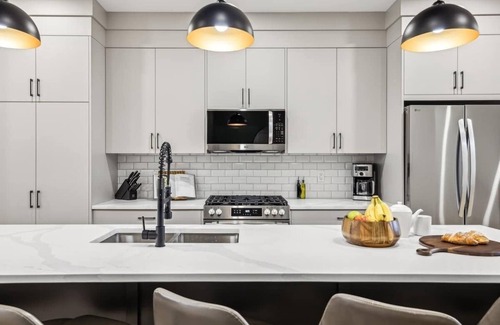 Southwest Calgary House | 5 BDRM, 3 King Beds, Two Suites-Perfect Group Stay