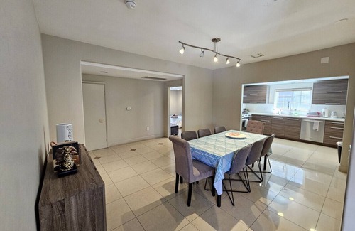 Beverly Grove Apartment | 5 Bed 4 bath A+ Spacious Beverly Hills/WeHo Home!