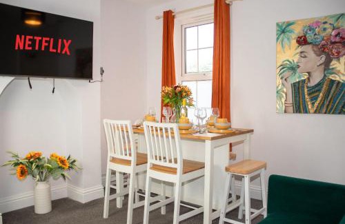 Worcester House | 5-Bed Family & Group Stay Near Cricket Ground