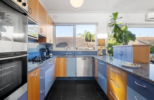 Beaumaris House | 5-Bed Haven with Pool Minutes From Beaches & Parks