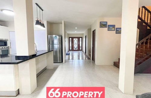 Chang Phueak Villa | 5 Bed Villa w/Pool Old City»7 Min Walk Family Friendly Ping-Pong Table