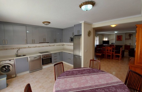 Puerto Marino Villa | 5 bedroom 4 bathroom villa with private pool 10MX4M and bar in Gran Alacant.