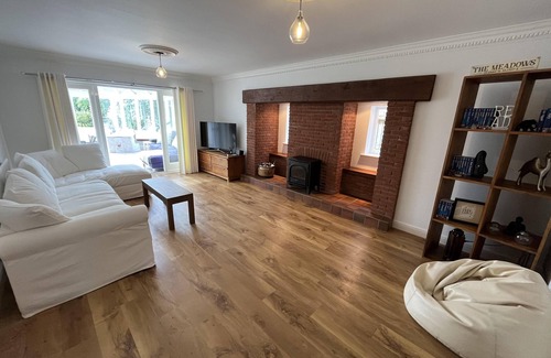 Weston under Wetherley House | 5 Bedroom, 4 Bathroom, Gym, Playroom, Country Home