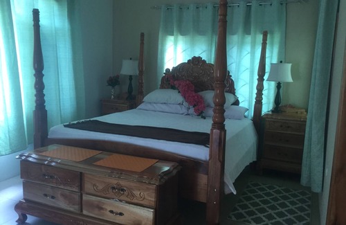 Crane corner House | 5 bedroom 5 bath sleeps 10 .