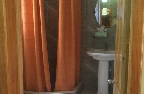 Crane corner House | 5 bedroom 5 bath sleeps 10 .