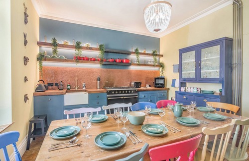 Weston-super-Mare Cottage | 5 bedroom accommodation in Weston-super-Mare