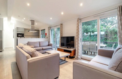 Pentney Ski Chalet | 5 bedroom accommodation in Pentney, King&rsquo;s Lynn