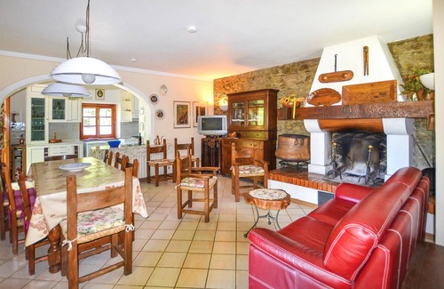 Partina House | 5 bedroom amazing home in partina ar