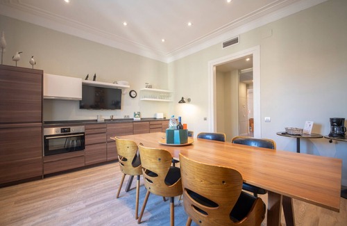 Dreta de l'Eixample Apartment | 5 bedroom apartment Paseo de Gracia YouStylish