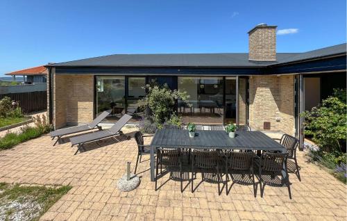 Vibæk Strand House | 5 Bedroom Awesome Home In Ebeltoft