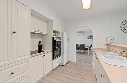 Vincentia House | 5 BEDROOM BEACH HOUSE WITH INGROUND POOL