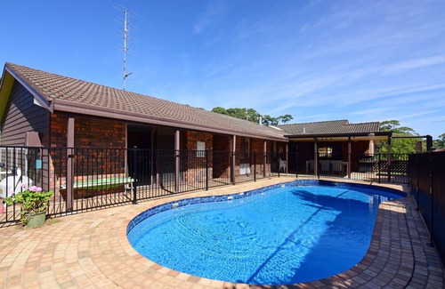 Vincentia House | 5 BEDROOM BEACH HOUSE WITH INGROUND POOL