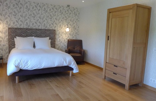 Combourg Bed & Breakfast | 5 Bedroom Bed & breakfast in Combourg