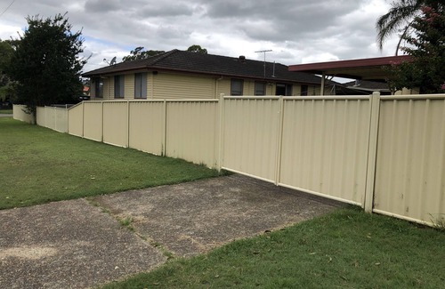 Kingswood House | 5 bedroom close to hospital/Sport facilities