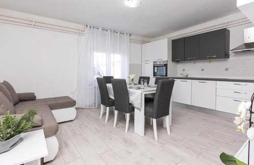 Suhovare House | 5 bedroom cozy home in Suhovare