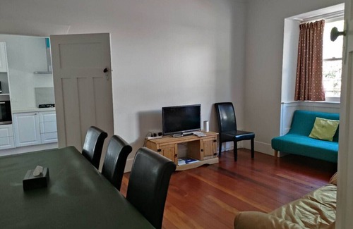 Epsom House | 5 Bedroom House 7 Rangiatea Road