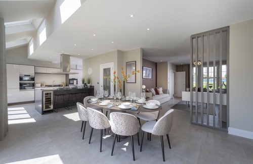 Bicester House | 5 Bedroom House close to Bicester Village