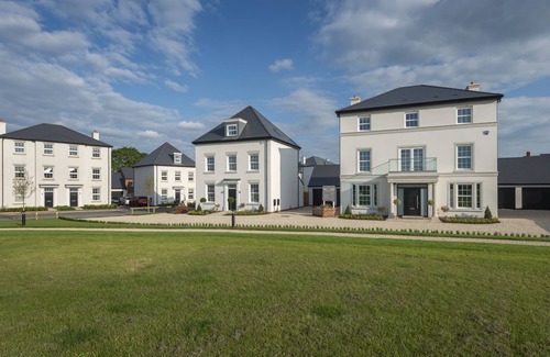 Bicester House | 5 Bedroom House close to Bicester Village