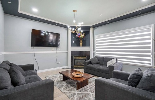 Surrey Newton House | 5-bedroom house in fabulous Surrey with AC