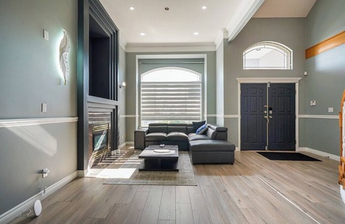 Surrey Newton House | 5-bedroom house in fabulous Surrey with AC