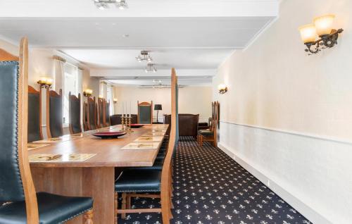 Tylstrup Apartment | 5 Bedroom Lovely Apartment In Tylstrup