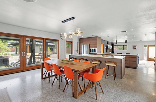 Slidell House | 5 bedroom Luxe Home w/Basketball Court
