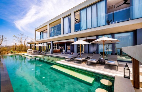 Selong Belanak Villa | 5-Bedroom Luxury Pool Residence, Selong Belanak Ocean View, Selong Selo Resort