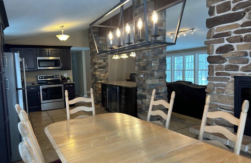 Phillips House | 5-Bedroom Luxury Lake Home W/600' with Pure Sand Swimming & 2.5Acre Private Lot