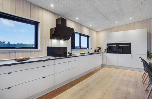 Fjellerup Strand House | 5 bedroom nice home in Glesborg