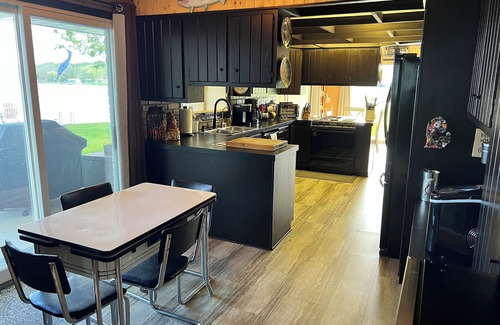 Onekama House | 5 Bedroom Portage Lake Family Getaway