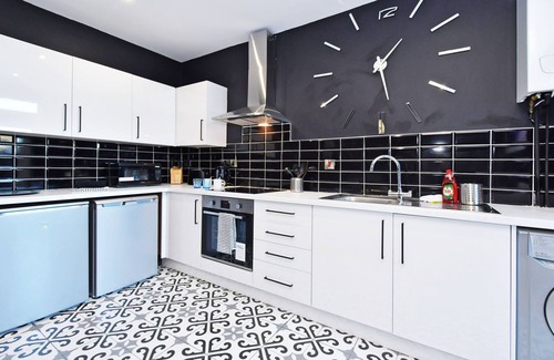 Crewe House | 5 Bedroom Townhouse @ Henry Street Crewe