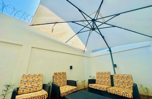 Littoral Department House | 5-bedroom townhouse with pool