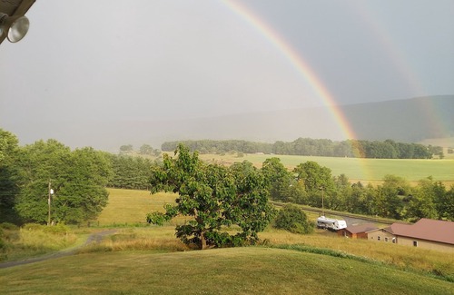 Gap Mills House | 5-bedroom vacation home near Jefferson National Forest