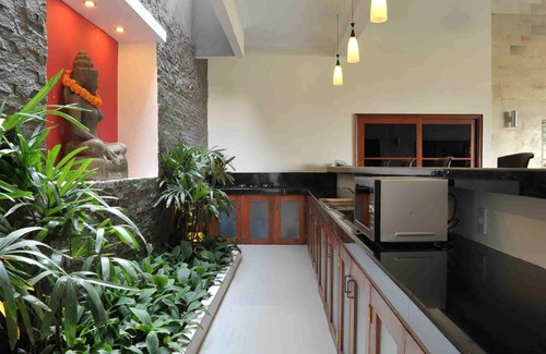 Umalas Villa | 5 Bedroom villa w/Breakfast, Seminyak