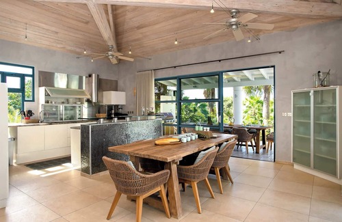 Plum Bay Villa | 5-bedroom villa with heated pool, sauna & tenniscourt within a minute walk from