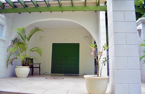 Halcyon Heights Villa | 5 bedroom villa with pool .sleeps 10 .5mins walk to sea