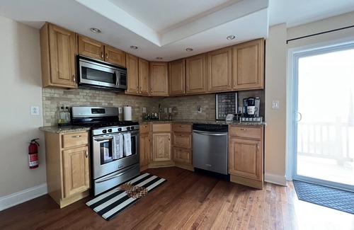 South Philadelphia House | 5 blocks walk to Stadiums! Extra wide South Philly Rowhome with Balcony+Parking!
