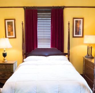 Cuyler - Brownsville House | 5 BR Downtown Savannah GA