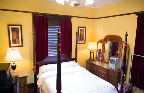 Cuyler - Brownsville House | 5 BR Downtown Savannah GA