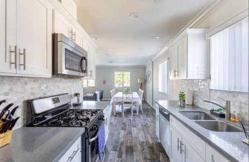 Downtown Los Angeles House | 5 BR Home Near USC - Perfect Location