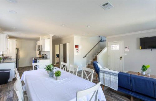Downtown Los Angeles House | 5 BR Home Near USC - Perfect Location