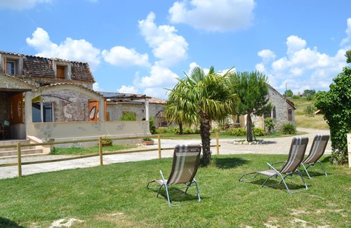 Brugnac House | 5 charming cottages with large swimming pool