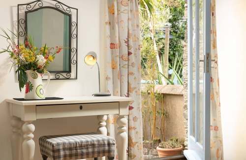 Carnon Downs Cottage | 5* Idyllic rural cottage, only 20 minutes from both North & South Cornish coasts