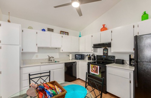Mesa Grande Condo | 5★ Location. CUBS stadium is directly across the street!