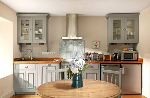 Carnon Downs Cottage | 5* Luxurious 1 bed self-catering cottage, 20mins from North&South Cornish coasts