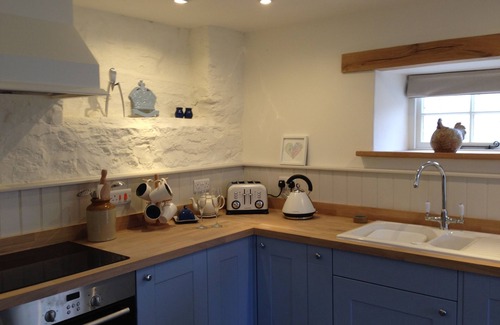 Dinder Cottage | 5*Luxury Coach House, nr Wells. Peaceful idyllic village. Walk to fab nearby pub