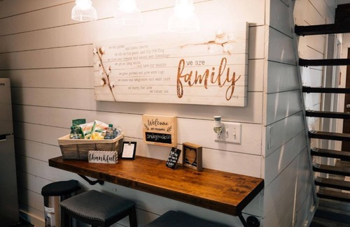 Cullman House | 5☆ Luxury Couples Retreat Wooded/Creekside